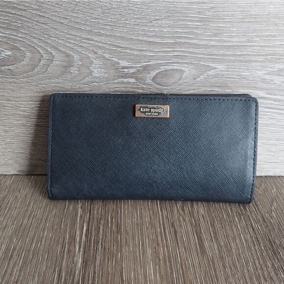 Classic Kate Spade Bifold Snap Wallet - Picture 1 of 8